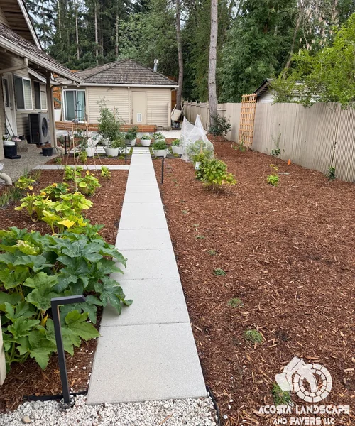 Architectural Hardscape & Modern Courtyard Living in Clyde Hill 